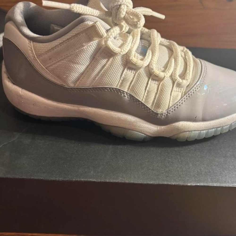 Jordan Air 11 Retro in White and Black